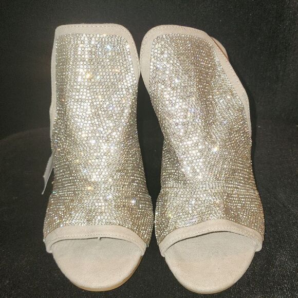 Anne Michelle Mule   - Picture 1 of 5